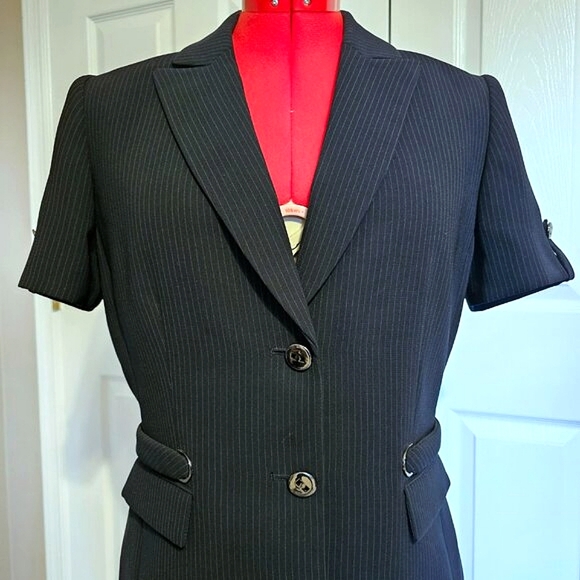 Tahari ASL Short Sleeve Pinstripe Suit Jacket - Size 12 - Picture 2 of 16